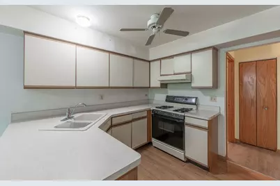80 Kingsport Drive, South Elgin, IL 60177 - Photo 6