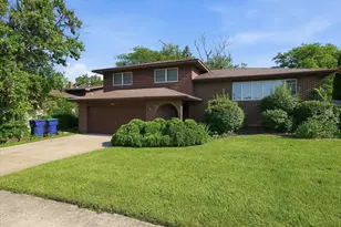 4050 Violet Ln, Matteson, IL 60443 - Photo 2