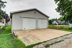 1019 Palmyra St, Dixon, IL 61021 - Photo 4