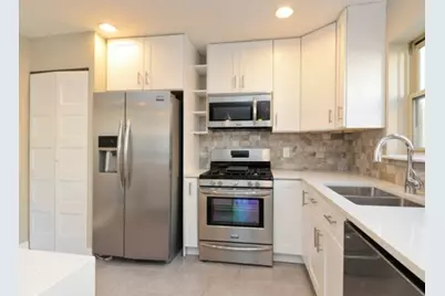 134 Callan Avenue #2, Evanston, IL 60202 - Photo 4