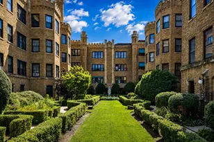 2430 W Greenleaf Ave, Chicago, IL 60645 - Photo 1