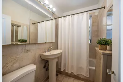 2430 W Greenleaf Avenue #1, Chicago, IL 60645 - Photo 12