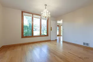 810 Edgemere Rd, Buffalo Grove, IL 60089 - Photo 6