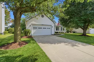 1944 School House Ln, Aurora, IL 60506 - Photo 2