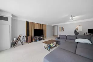 10 E Ontario St, Chicago, IL 60611 - Photo 4