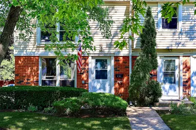 2061 Essex Court, Streamwood, IL 60107 - Photo 2