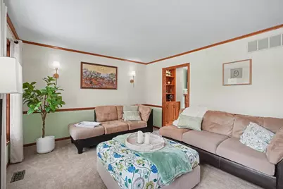 324 N Chaucer Boulevard, Monticello, IL 61856 - Photo 8