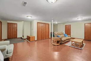 324 N Chaucer Blvd, Monticello, IL 61856 - Photo 58