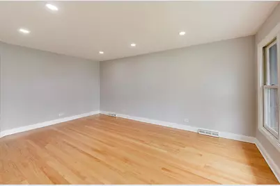 7528 W Winnemac Avenue, Harwood Heights, IL 60706 - Photo 2