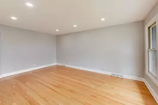 7528 W Winnemac Ave, Harwood Heights, IL 60706 - Photo 2