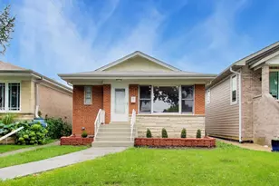 7528 W Winnemac Ave, Harwood Heights, IL 60706 - Photo 1