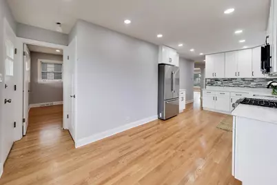 7528 W Winnemac Avenue, Harwood Heights, IL 60706 - Photo 8