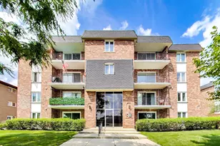 11012 S Kilpatrick Ave, Oak Lawn, IL 60453 - Photo 1
