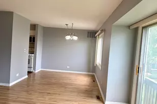 3026 Roberts Dr, Woodridge, IL 60517 - Photo 6