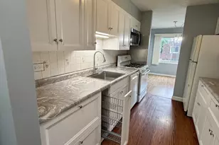 3026 Roberts Dr, Woodridge, IL 60517 - Photo 4