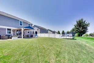 460 E Meadowdale Cir, Hampshire, IL 60140 - Photo 32
