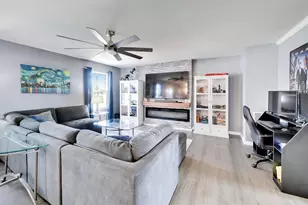 460 E Meadowdale Cir, Hampshire, IL 60140 - Photo 2