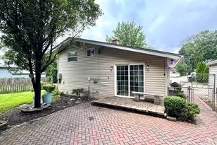 1008 Adams Ct, Carpentersville, IL 60110 - Photo 16