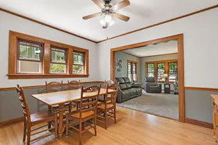 909 Augusta Ave, Elgin, IL 60120 - Photo 16