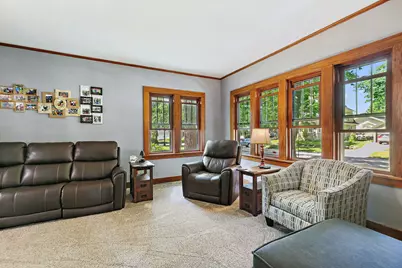 909 Augusta Avenue, Elgin, IL 60120 - Photo 10