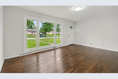 701 W Vermont Street, Villa Park, IL 60181 - Photo 6
