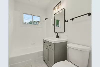 701 W Vermont Street, Villa Park, IL 60181 - Photo 16
