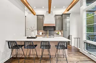 67 W Schiller St, Chicago, IL 60610 - Photo 2