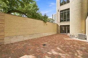 67 W Schiller St, Chicago, IL 60610 - Photo 32