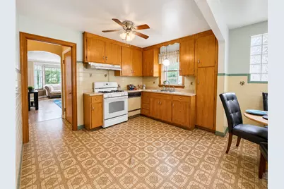 5937 N Medina Avenue, Chicago, IL 60646 - Photo 8