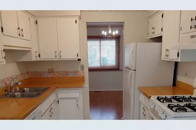 1538 Coloma Court, Wheaton, IL 60189 - Photo 2