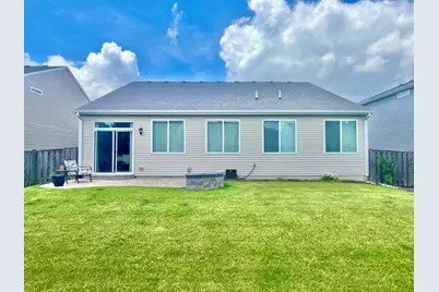 1074 Chestnut Drive, Pingree Grove, IL 60140 - Photo 4