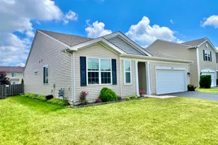 1074 Chestnut Dr, Pingree Grove, IL 60140 - Photo 1
