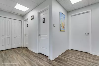 1340 Louis Avenue, Elk Grove Village, IL 60007 - Photo 20
