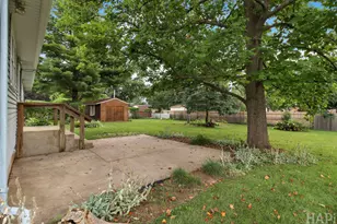 935 Diane Ave, Elgin, IL 60123 - Photo 20