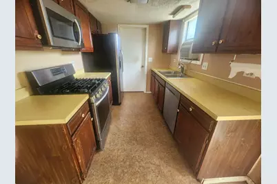1057 Pheasant Run Lane, Aurora, IL 60504 - Photo 2