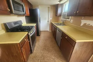 1057 Pheasant Run Ln, Aurora, IL 60504 - Photo 2