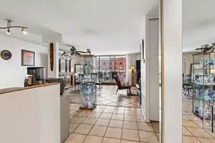 5855 N Sheridan Rd, Chicago, IL 60660 - Photo 2