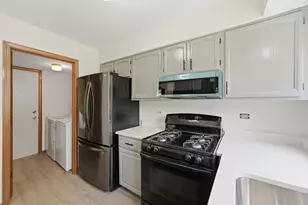1404 W Sapphire Dr, Hoffman Estates, IL 60192 - Photo 10