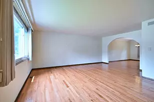 8039 Geneva St, Woodridge, IL 60517 - Photo 6