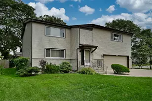 8039 Geneva St, Woodridge, IL 60517 - Photo 2