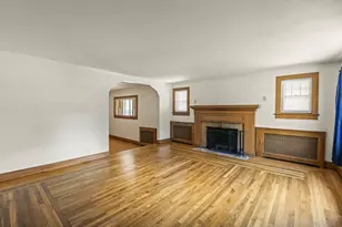 253 River Ln, Loves Park, IL 61111 - Photo 4