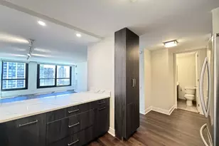 1030 N State St, Chicago, IL 60610 - Photo 8