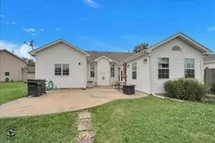 186 E Adams St, Manteno, IL 60950 - Photo 26