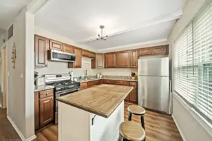 213 Lexington Dr, Bolingbrook, IL 60440 - Photo 10