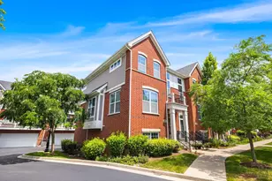 207 Capulina Ct, Morton Grove, IL 60053 - Photo 1