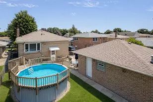 8120 Mayfield Ave, Burbank, IL 60459 - Photo 4