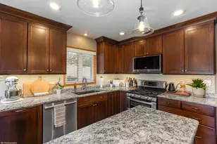 8120 Mayfield Ave, Burbank, IL 60459 - Photo 8