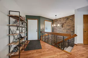 1686 Valencia Dr, Rockford, IL 61108 - Photo 2