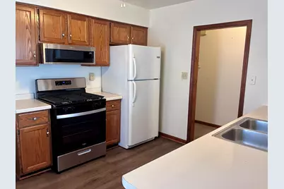 1330 N Main Street #lower, Sycamore, IL 60178 - Photo 4
