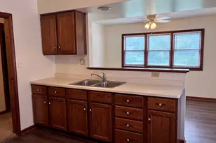 1330 N Main St, Sycamore, IL 60178 - Photo 6